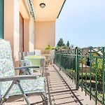 Apartment 200m To Family House With Garden At Super Location