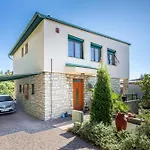 200m To Family House With Garden At Super Location Apartment *