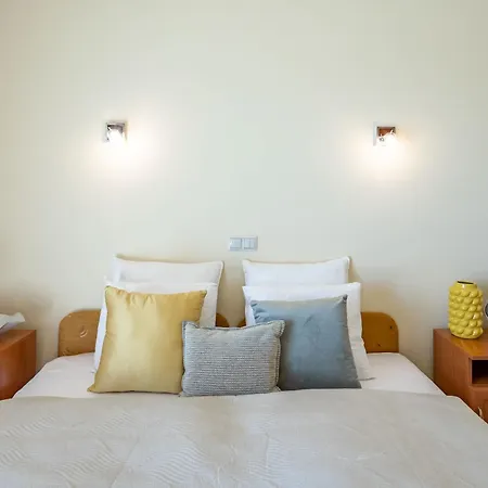 200m To Family House With Garden At Super Location Apartmán