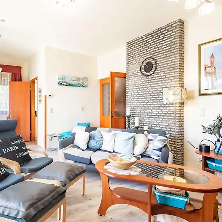 200m To Family House With Garden At Super Location Apartmán *
