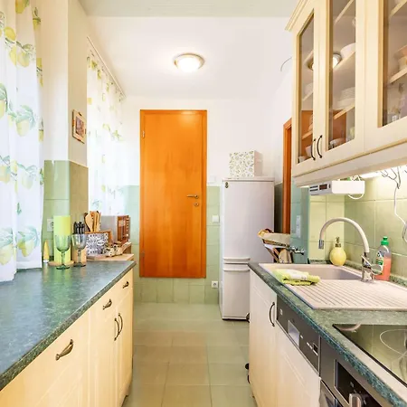 200m To Family House With Garden At Super Location Apartmán *