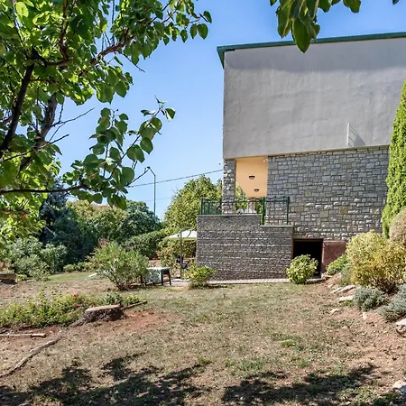 Apartmán 200m To Family House With Garden At Super Location *