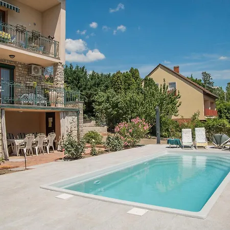Apartamento 200m To Family House With Garden At Super Location